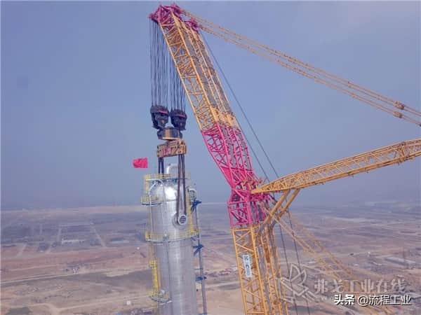 限量版“世界第一吊” 开动,中科项目111米第一高塔吊装成功!