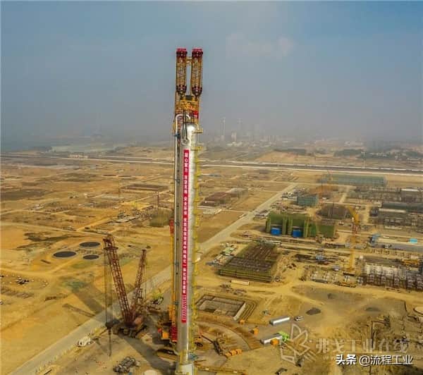 限量版“世界第一吊” 开动,中科项目111米第一高塔吊装成功!