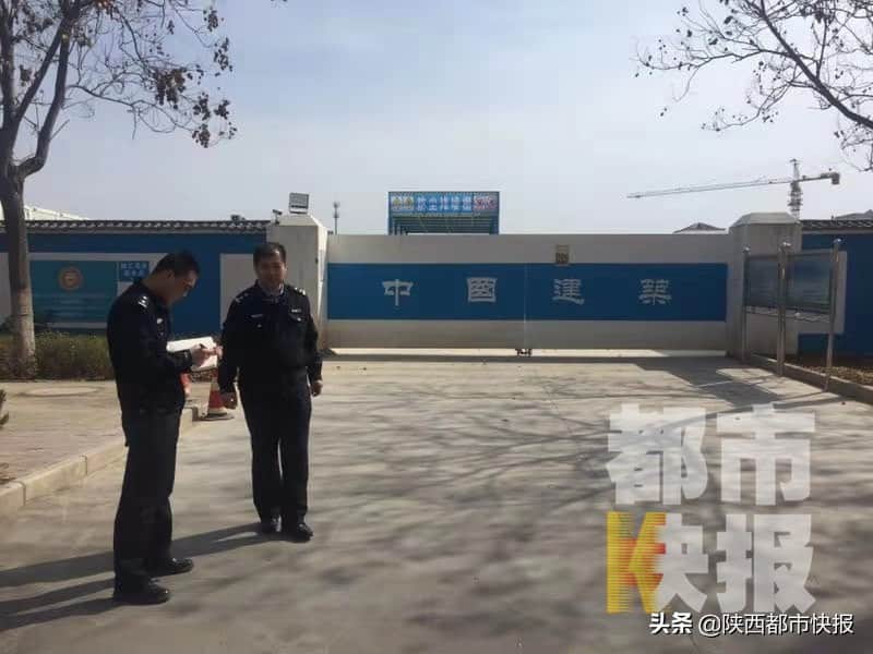 成吨的钢板都偷?陕西咸阳两男子雇人开卡车、吊车偷钢板 被刑拘