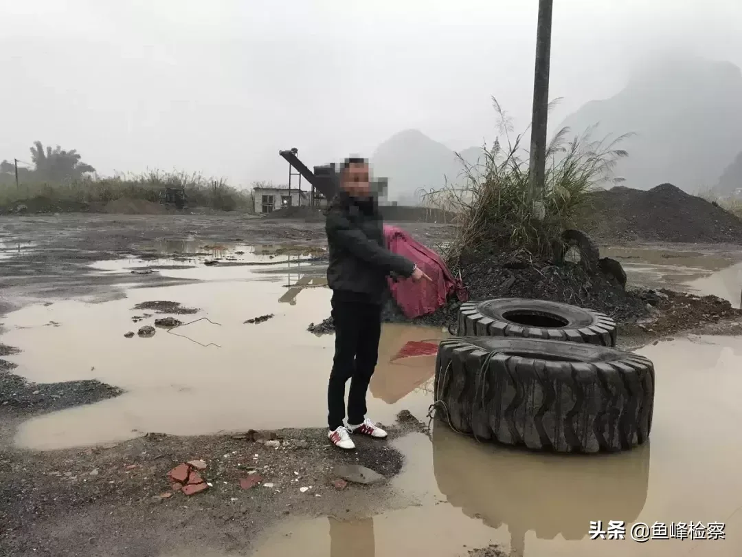 毒品·盗贼·轮胎:两“瘾君子”开着吊车“筹”毒资!