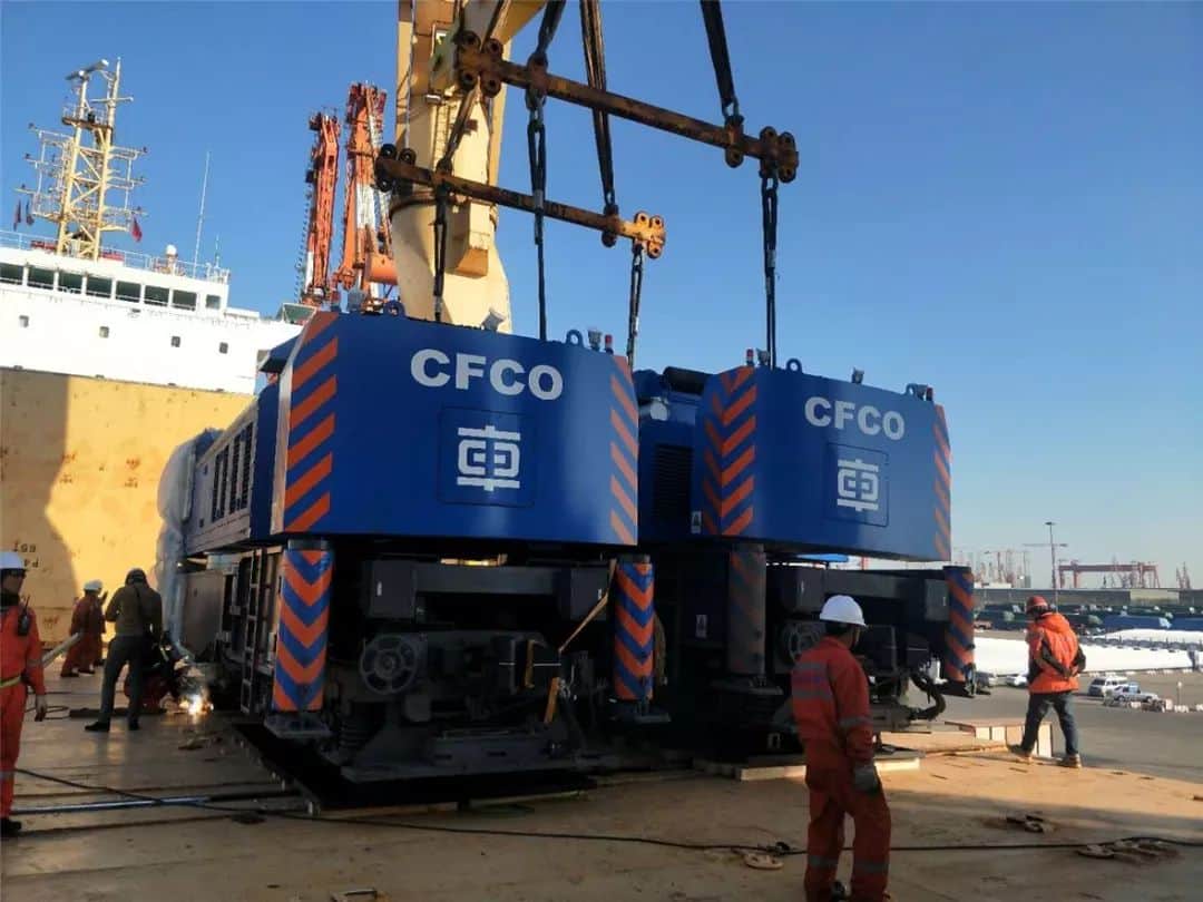 齐车公司出口刚果铁路起重机启程发运