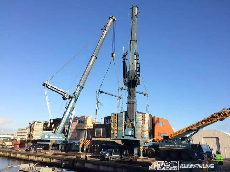 德马格AC700全地面起重机“船屋”吊装炫出色