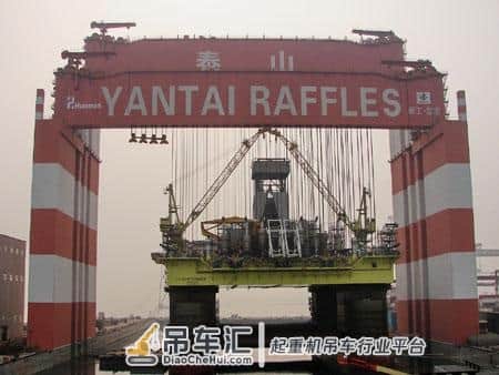 (泰山号)大国利器,万吨级起重机