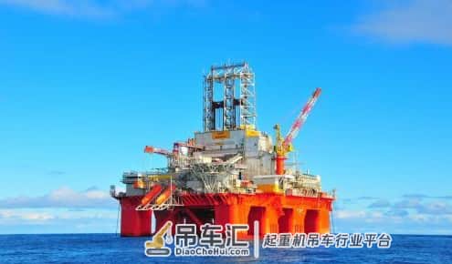 (泰山号)大国利器,万吨级起重机