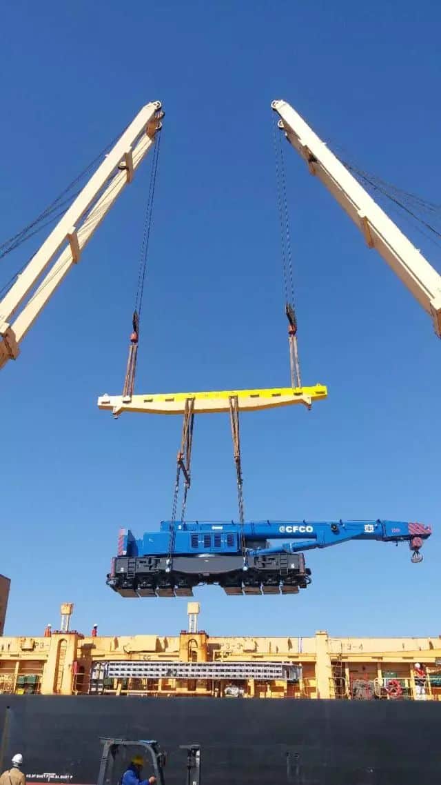 中车齐车造高端铁路起重机首次走出国门