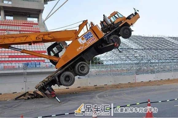 吊车出现事故,无外乎这几项,请千万注意,不要再犯!