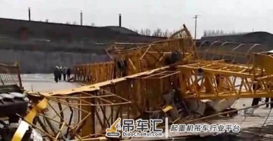 河北保定一在建工地塔吊倒塌,塔吊工人建议各大工地配备塔吊监控系统