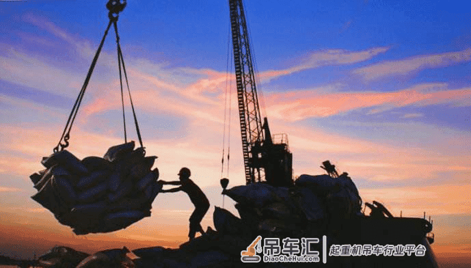 揭秘，在抓斗起重机诞生之前，码头的工人都是怎么工作的？