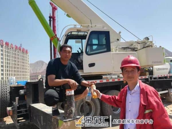 挥墨雷萨情—福田雷萨起重机助力大西北建设