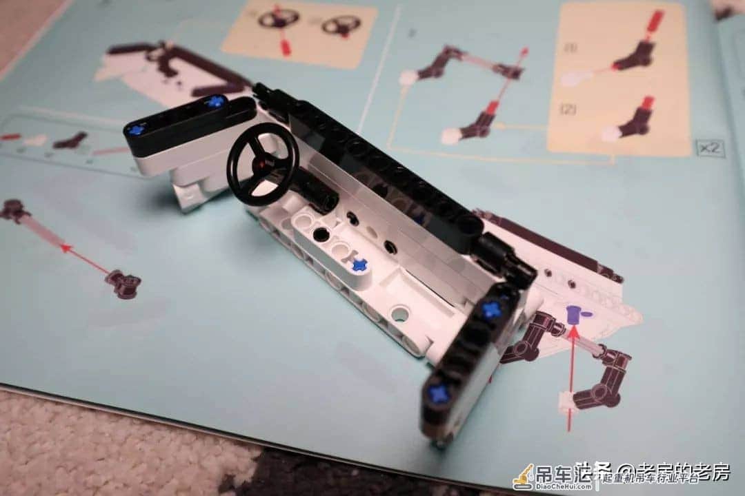 做工扎实,可玩性强,类乐高产品的好选择,米兔积木工程吊车