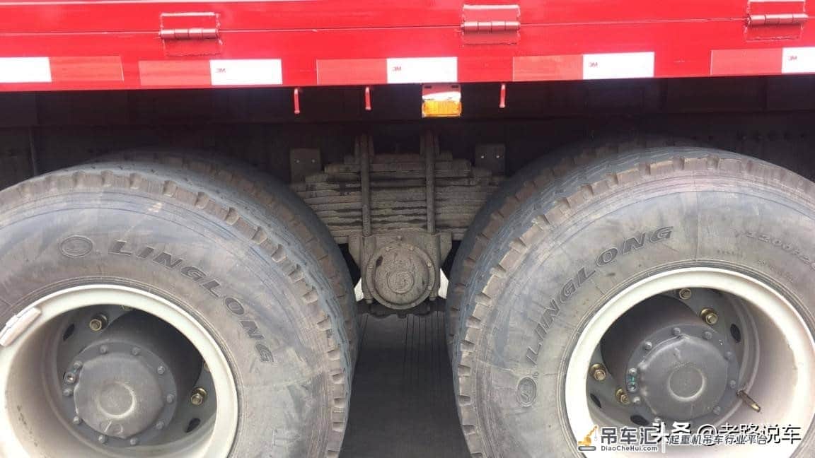 吊装和运输为一体 陕汽德龙新M3000随车吊请了解这几个特点