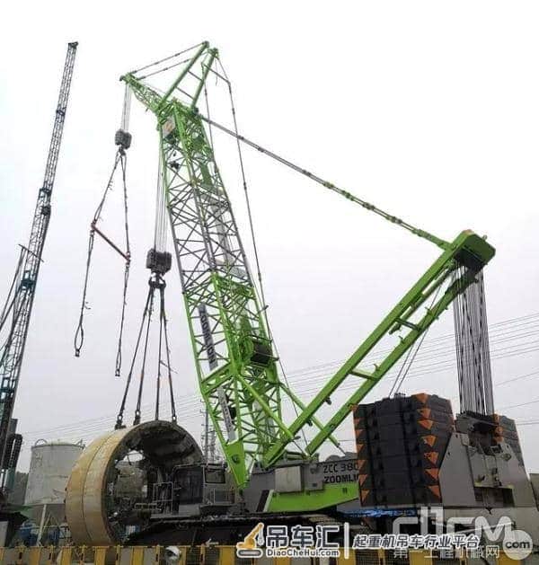 性价比之王 中联重科ZCC3800S履带起重机助力南通地铁施工