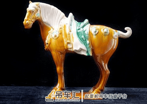 一古墓被盗9次,仅留一座空石棺,专家见石棺后大喜:快!起重机