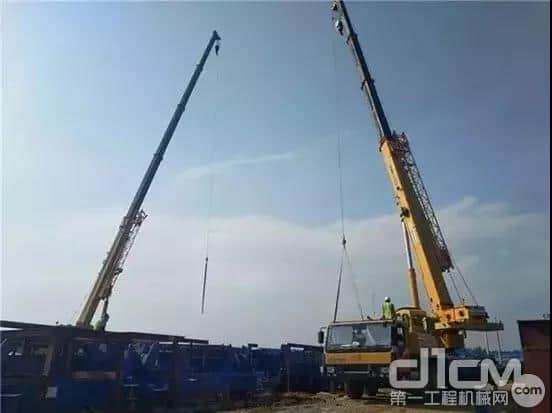 22台批量发出 天生爆款 徐工海外定制版起重机劲销东南亚