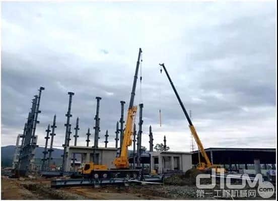22台批量发出 天生爆款 徐工海外定制版起重机劲销东南亚