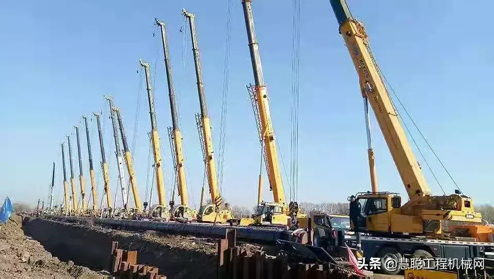 看徐工25吨起重机群“巨擘擎天”霸气施工