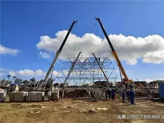 22台批量发出!天生爆款,徐工海外定制版起重机劲销东南亚