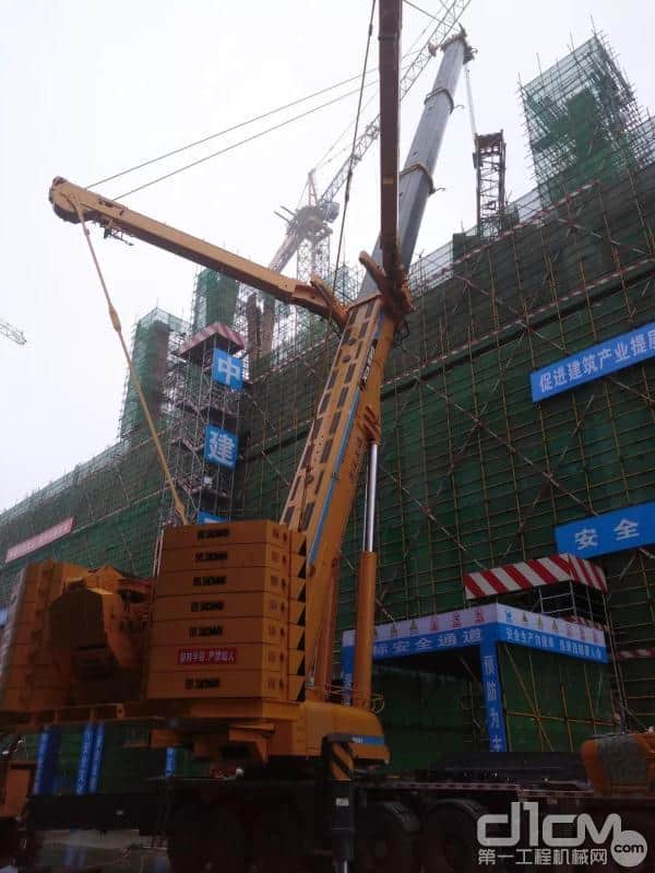七大联吊现场逐一看：为什么徐工大吨位如此受欢迎
