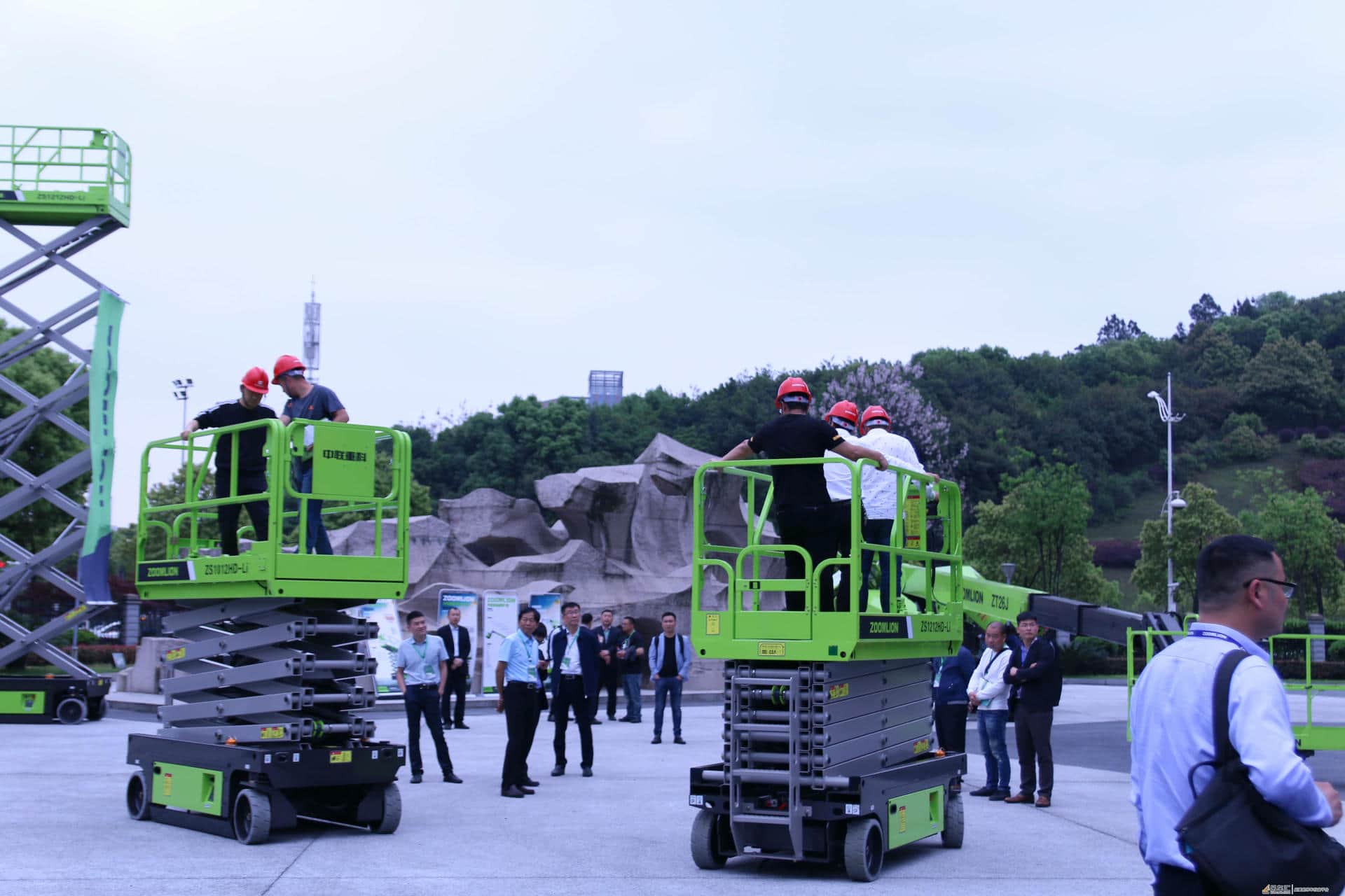 热销2.3亿发车80余台 中联重科高空作业平台锂电新品震撼发布