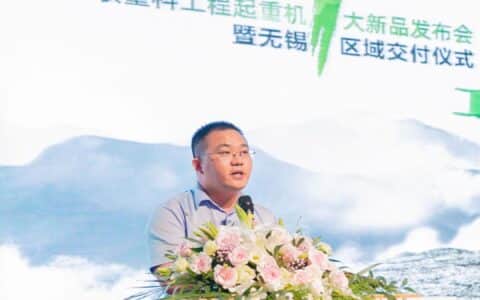 凌绝顶再出发  中联重科工程起重机七大新品发布会暨无锡区域交付仪式成功举行