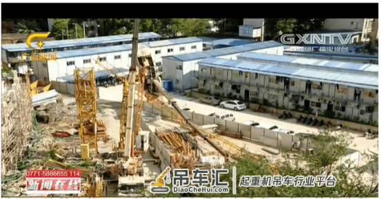 6月12广西南宁一工地吊车压倒塔吊架!塔吊防碰撞系统可提前预警