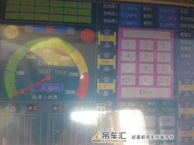 汽车吊使用中突然回转无动作怎么处理？