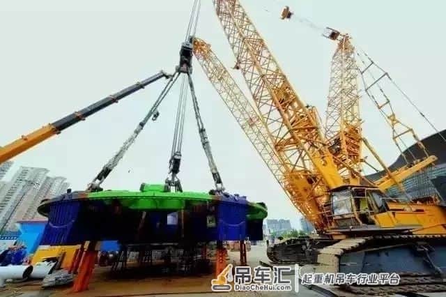 奋战7小时!看履带起重机征服“重量级”盾构大刀盘!