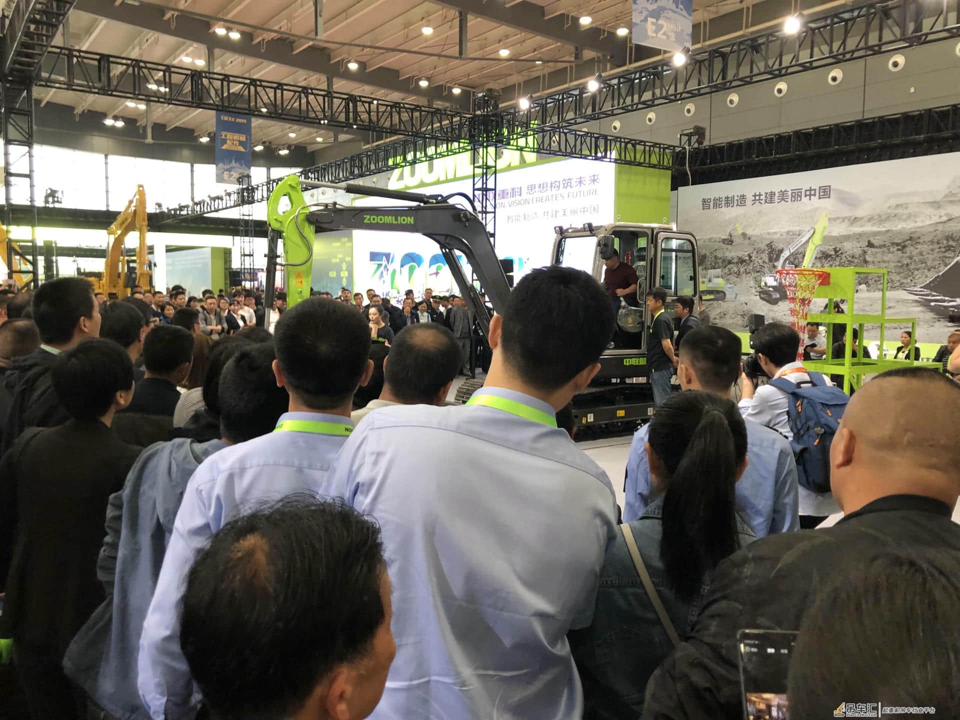 金牌产品面面观丨国产6吨小挖新锐 中联重科ZE60E-10挖掘机