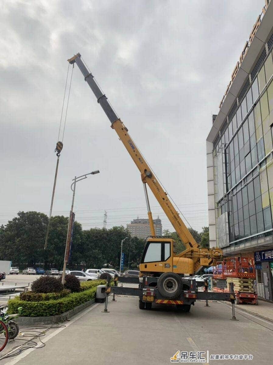 吊车液压自动化操作工作的优点有哪些?