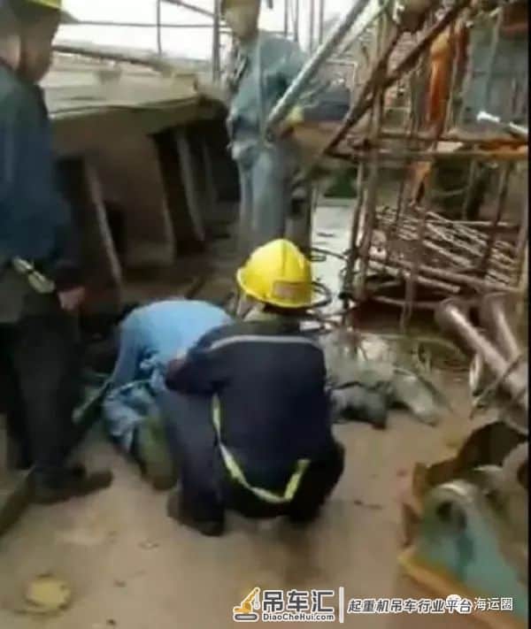 突发!江苏扬子鑫福船厂门座起重机倾覆倒塌事故致1死1伤