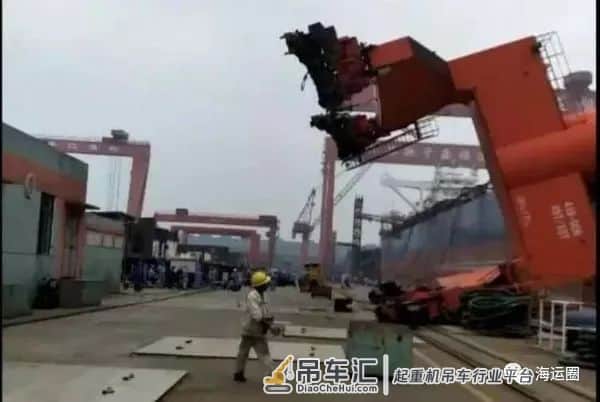 突发!江苏扬子鑫福船厂门座起重机倾覆倒塌事故致1死1伤
