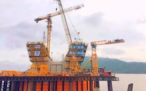 施工典范丨中联重科4.0塔机傲立东海 高效助建舟岱跨海大桥