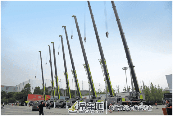 高颜值、硬实力!中联重科7大起重机新品“登陆”成都