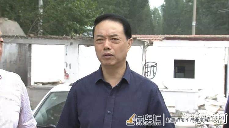 大事件 | 来了140多人!吊车、铲车齐开工!2480平米夷为平地!