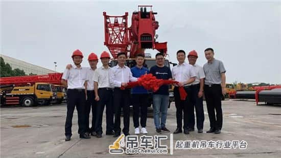 三一集团首台数字液压起重机下线