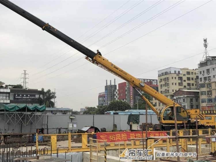 与单位产生劳务纠纷,广州一男子爬10米重型吊机欲轻生被救下