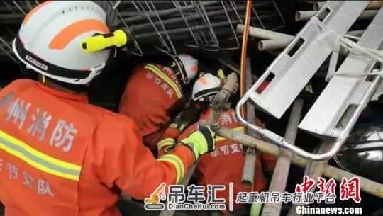 广东一工地塔吊吊臂断裂倾覆,塔吊司机当场死亡!