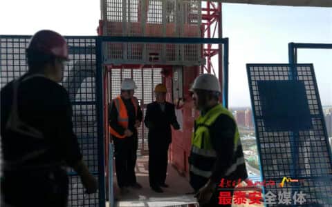 泰山区封停19台建筑起重机械设备