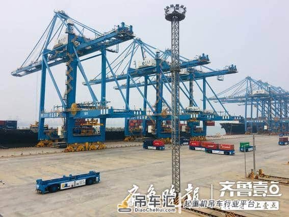 我爱这片蓝色的国土|青岛港:全球首个5G吊车操作的智慧码头