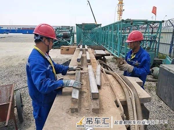 旧貌换新颜——记250吨履带吊的检修及安全监控的安装调试