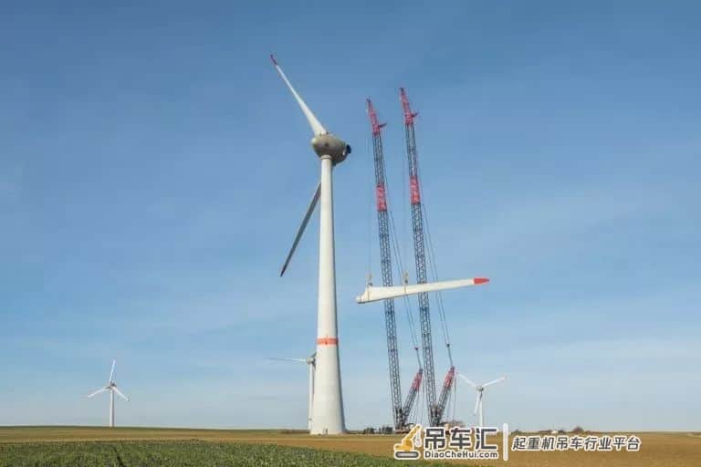 挑战成为可能！两台德马格CC3800 136米高空拆除风机叶片