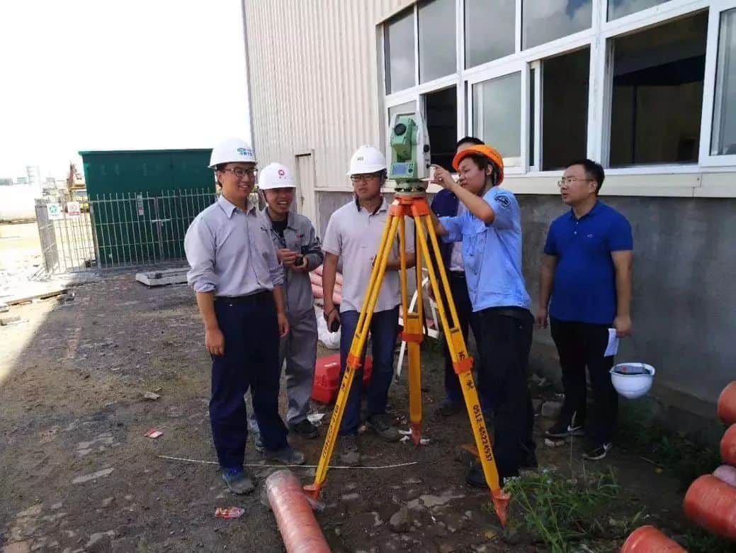 中船九院交付福建最大1200吨龙门吊