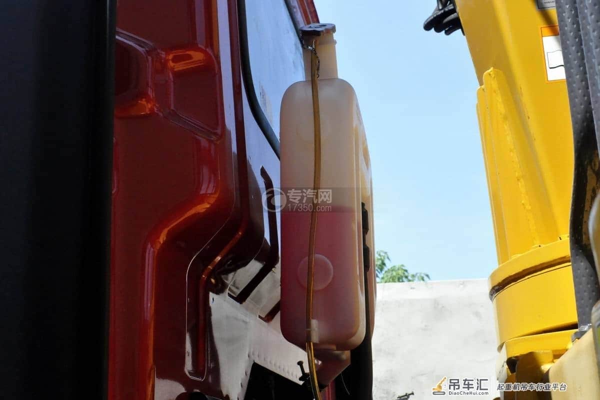 吊装运输的能手 大运风驰后双桥12吨直臂随车吊