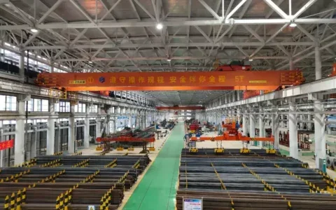 卫华智能起重机入驻建筑行业首个“无人工厂”