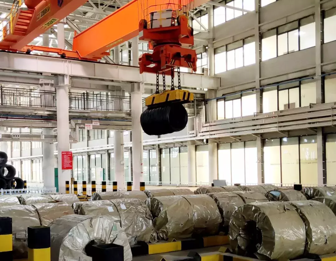 卫华智能起重机入驻建筑行业首个“无人工厂”