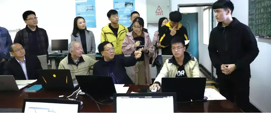 第四届中国大学生起重机创意大赛 武汉理工大学选拔赛顺利落幕