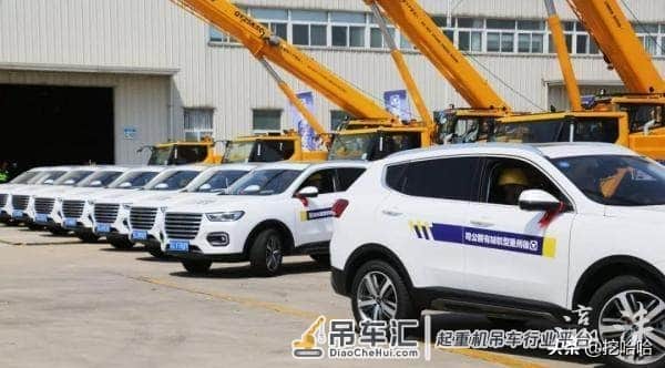 又一批大国重器震撼亮相:徐工起重机新品上市