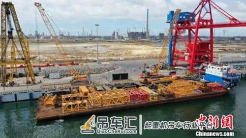 徐工4000吨履带式起重机XGC88000转战国外 逐鹿全球