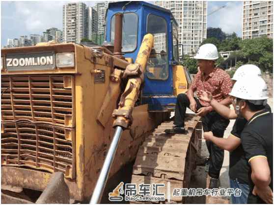 客户故事丨10年14000小时 重庆老杨与中联重科推土机的故事
