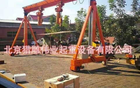 可移动龙门吊需要多人一起操作吗？小型龙门吊几个人操作合适